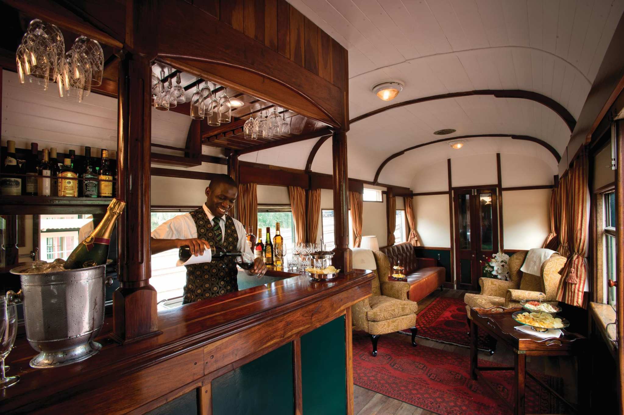 bar Rovos Rail Pretoria to Victoria Falls – Pullman Suite