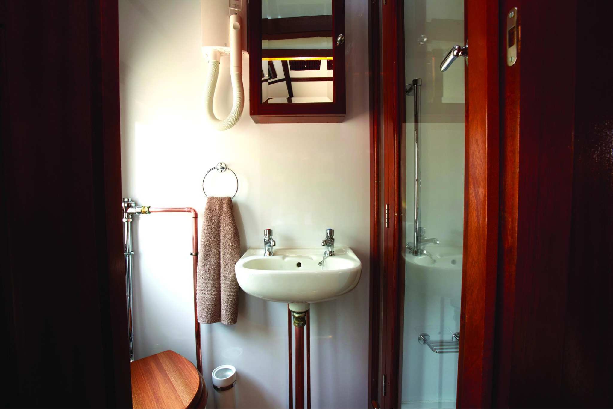 Bathroom on Rovos Rail African Trilogy – Pullman Suite