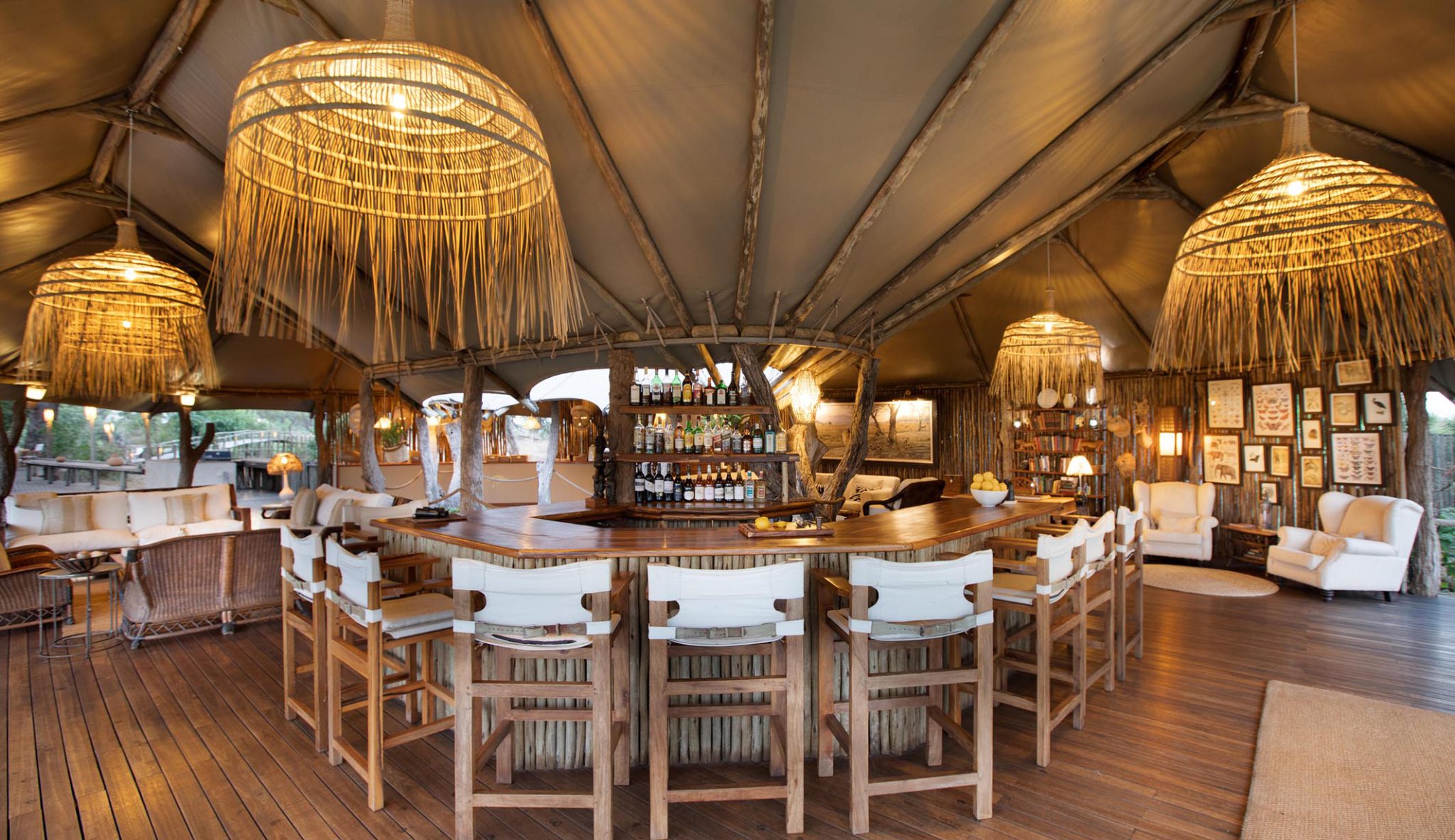 Anabezi Luxury Camp