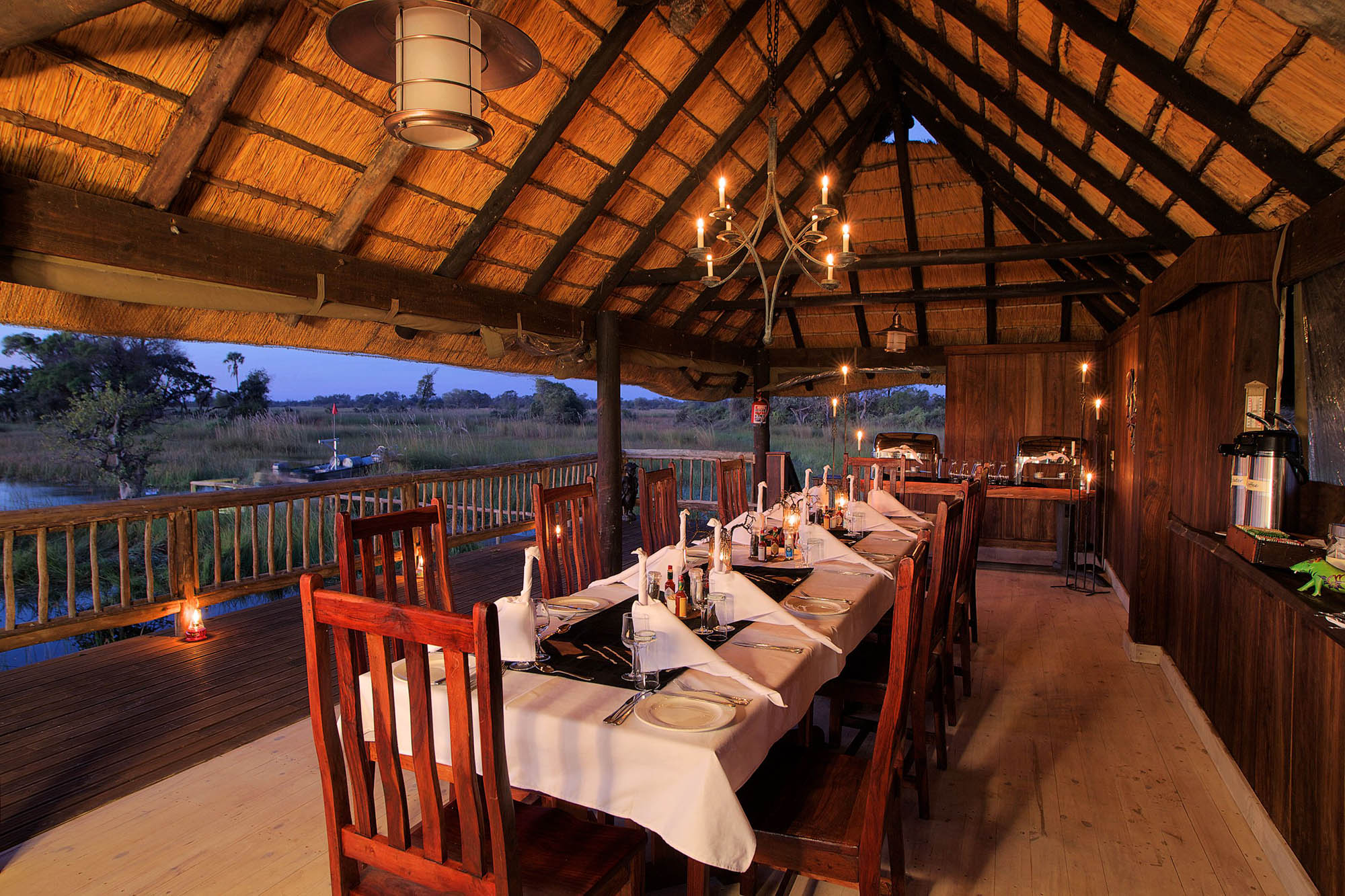 mokoro excursions and guided game walks. The walks take place on Chief’s Island