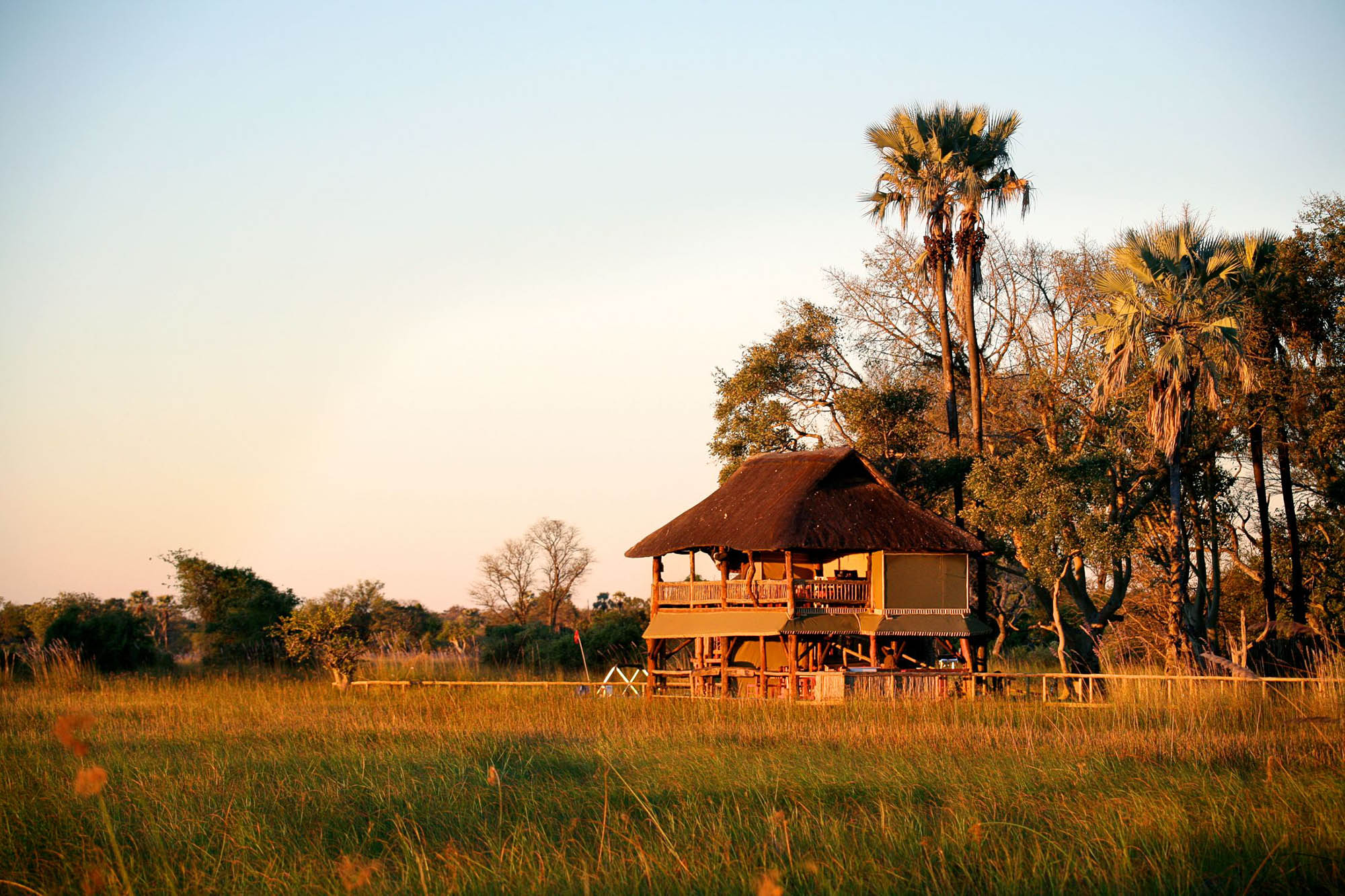 allowing the guests to sit back and absorb the scenery. Explore the wilderness on foot under the guidance and education of your own personal guide. Activities include motorboat cruises