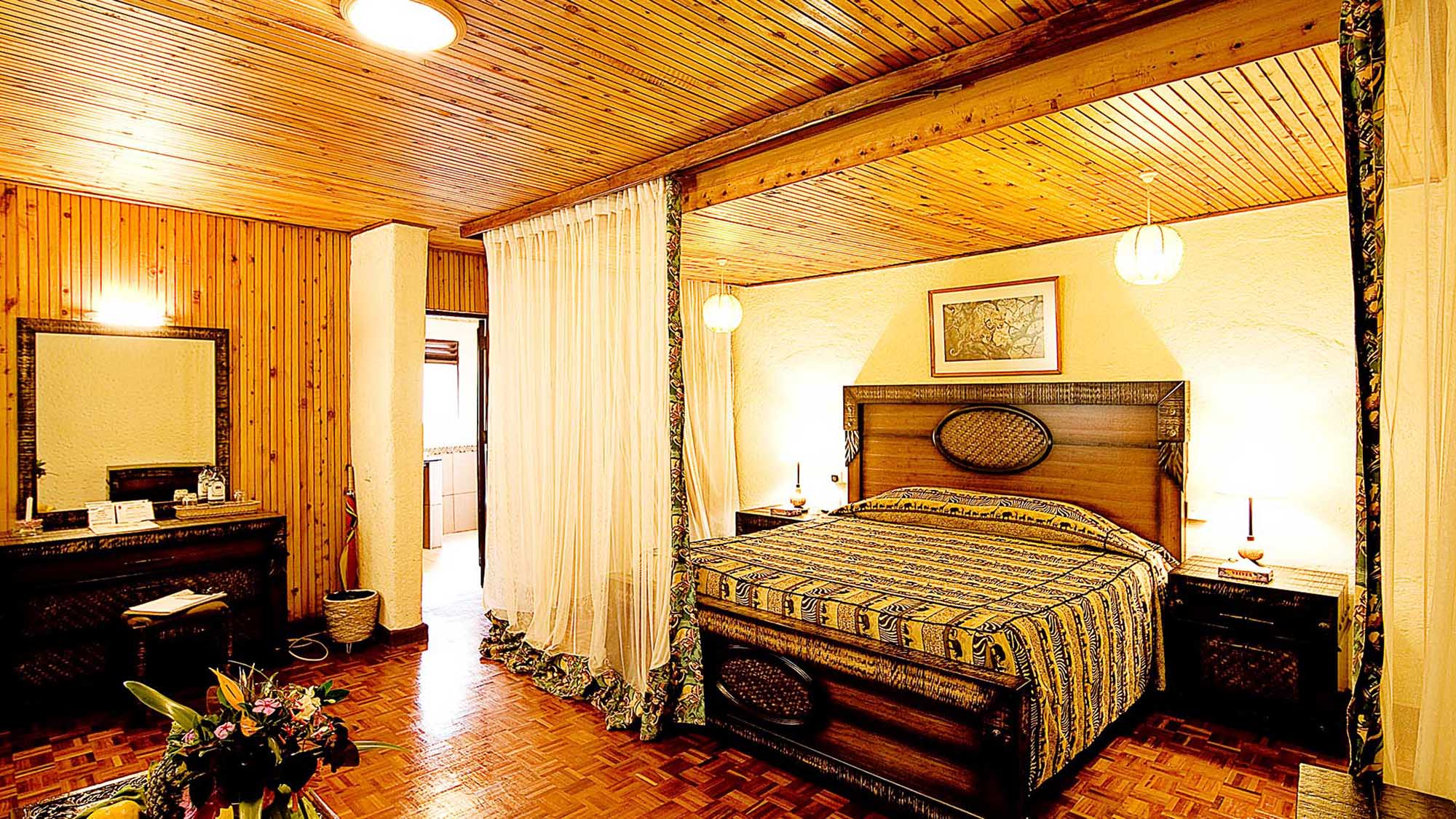 the spectacular scenery and birdlife of Lake Naivasha and Lake Nakuru and the iconic Masai Mara – one of the most wildlife-rich safari areas in Africa.