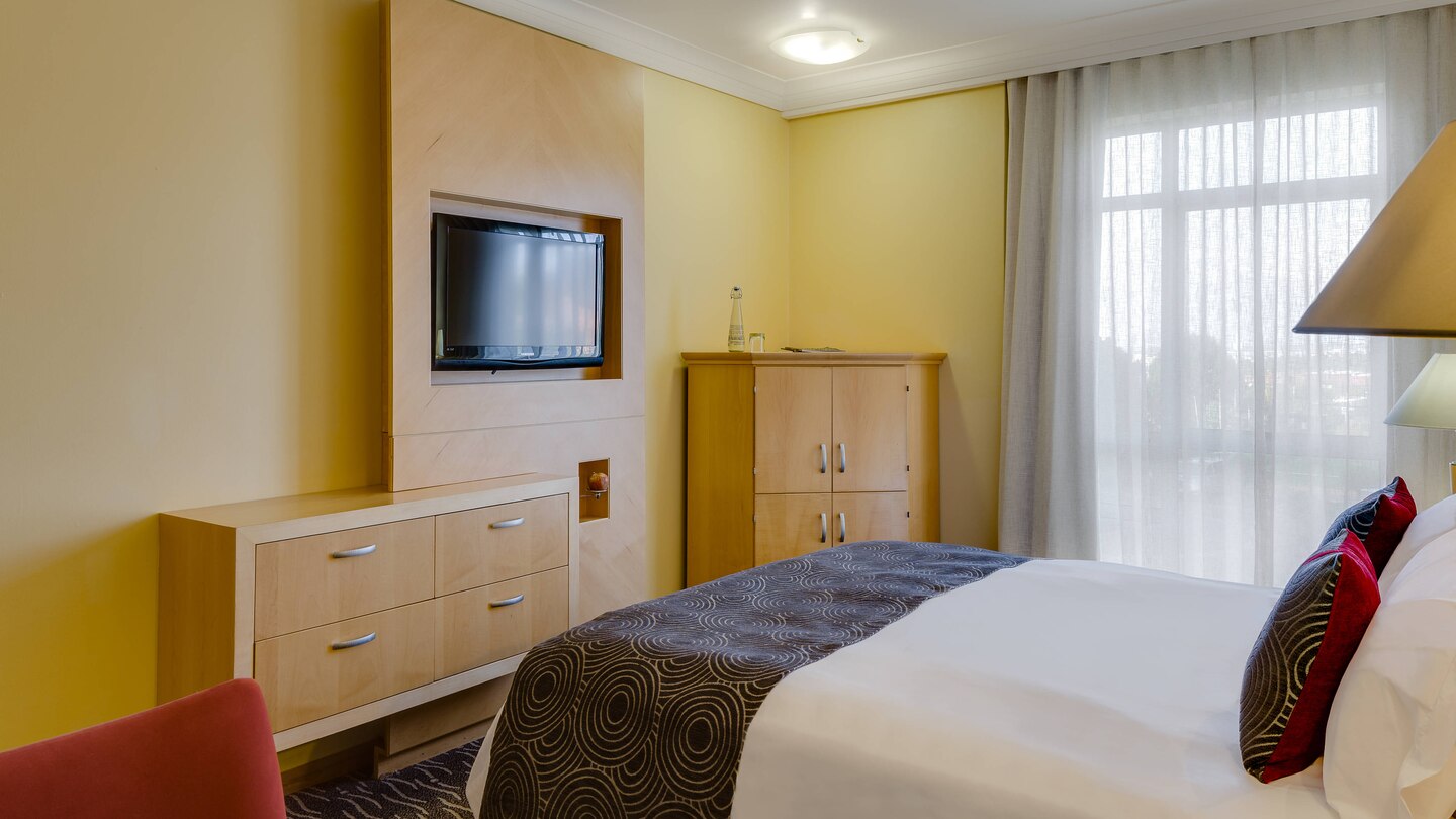 South Africa Odyssey Safari Tour Starts in Johannesburg