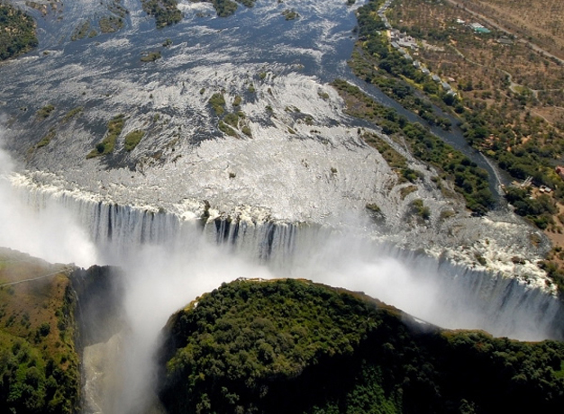 The Mighty Victoria Falls is in Full Flow!
