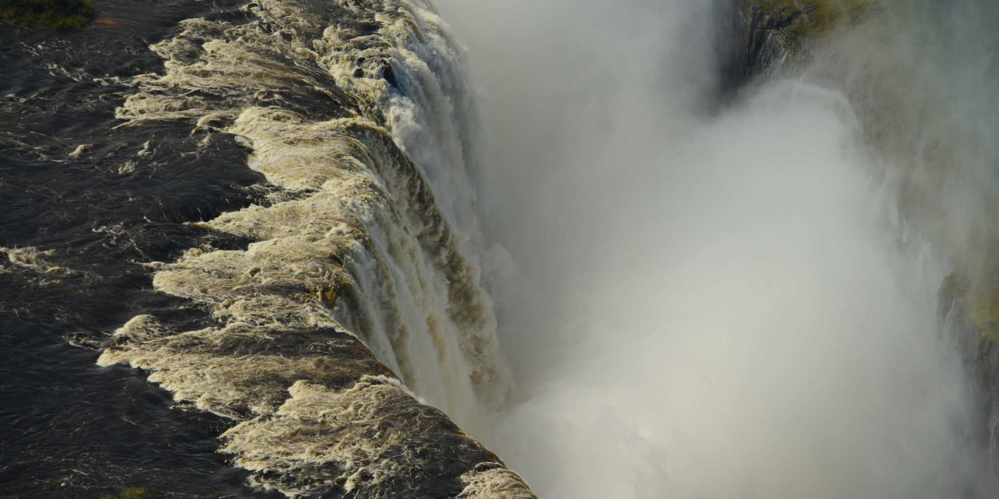 Huge spray vic falls